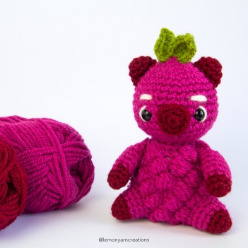 Raspberry Wombat amigurumi pattern by Lemon Yarn Creations