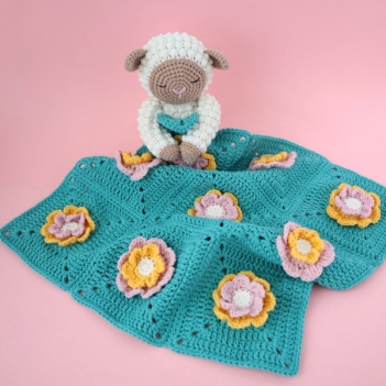 Lana the Lamb amigurumi pattern by Smiley Crochet Things