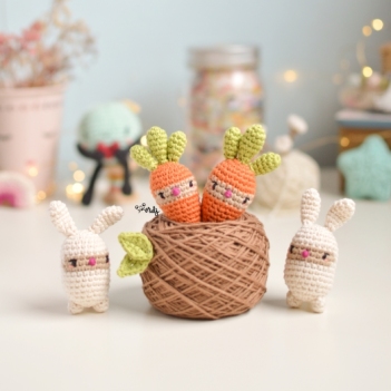 Mini Rabbit and carrot amigurumi pattern by O Recuncho de Jei