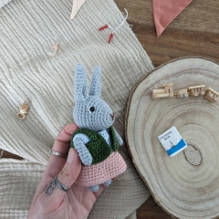 Baby bunny + wardrobe amigurumi by La Fabrique des Songes