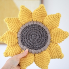 Decorative Sunflower amigurumi by Elisas Crochet