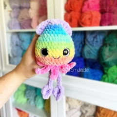 Stella the Squid - No Sew amigurumi by All From Jade