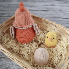 Henrietta the Hen with Egg to Chick amigurumi by Smiley Crochet Things