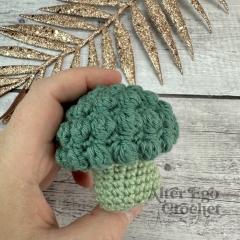 No sew Brooke the Broccoli amigurumi by Alter Ego Crochet