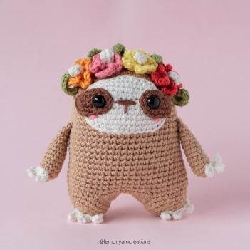 Frida the Sloth amigurumi pattern by Lemon Yarn Creations