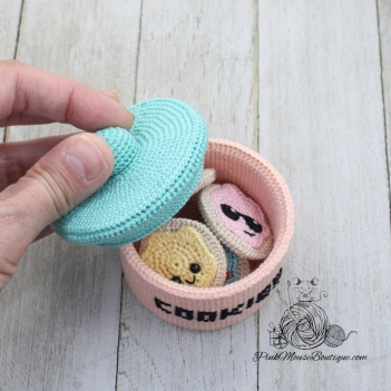 Sugar Cookies in a Cookie Jar amigurumi pattern by Pink Mouse Boutique