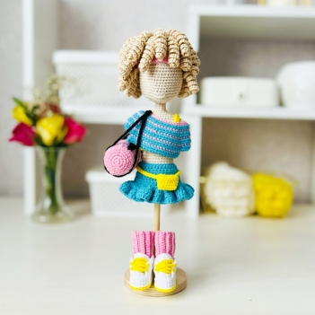 Miss 1980s outfit amigurumi pattern by Fluffy Tummy