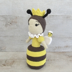 Queen Bee amigurumi by Tejidos con alma