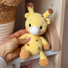 Plushie Giraffe amigurumi by Knit.friends