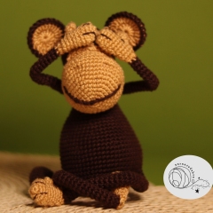 Alfred, the monkey amigurumi by yarnacadabra