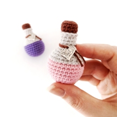 Mini Potion Bottle amigurumi by Stitch by Fay