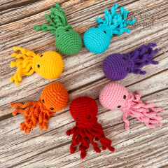 No Sew Jenny the Jellyfish amigurumi by Alter Ego Crochet