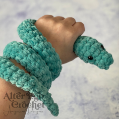 No Sew Severus Snake amigurumi pattern by Alter Ego Crochet