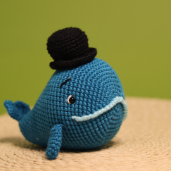 Amigurumi whale with hat