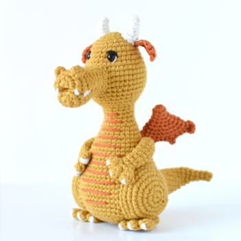Darius the Dragon amigurumi pattern by Elisas Crochet