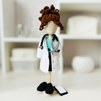 Female doctor outfit amigurumi pattern by Fluffy Tummy