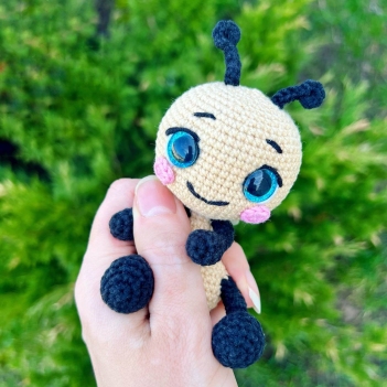 Quinn the Ant amigurumi pattern by LovenikaDesign