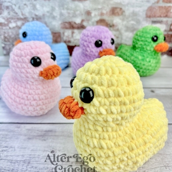 No Sew Robert the Rubber Ducky amigurumi pattern by Alter Ego Crochet