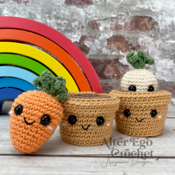 No sew Carrot and Parsnip in Pots amigurumi pattern by Alter Ego Crochet