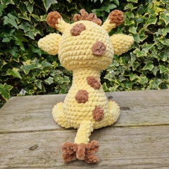 Rolo the Giraffe amigurumi by Sweet Fluffy Stitches