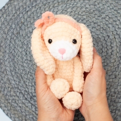 Cuddly bunny plushie amigurumi pattern by Diminu