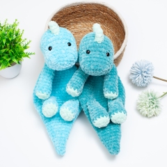 Dinosaur lovey snuggler amigurumi pattern by Diminu