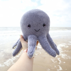 Oscar the Octopus amigurumi by Smiley Crochet Things