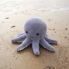 Oscar the Octopus amigurumi pattern by Smiley Crochet Things