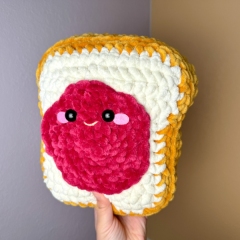 Peanut Butter and Jelly Sandwich amigurumi pattern by Curiouspapaya