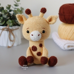 Rafa, the Giraffe amigurumi pattern by Ana Maria Craft