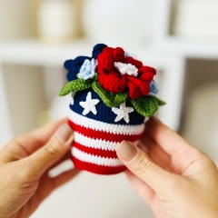 Flower Pot amigurumi pattern by Fluffy Tummy