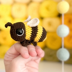 Zuzu the Bumblebee amigurumi by DearJackiStitchery