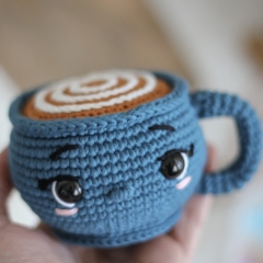 Cappuccino Cup amigurumi by Crocheniacs