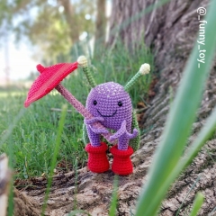 Beetle in boots amigurumi by Iryna Zubova