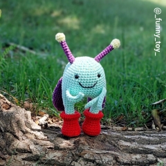 Beetle in boots amigurumi pattern by Iryna Zubova