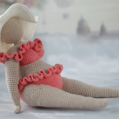 Vacation Lady amigurumi by Mariia Zhyrakova