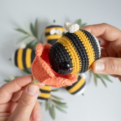 Buzzing Bumble Bee - Sensory Toy amigurumi by Lalylala