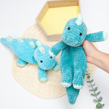 Dinosaur lovey snuggler amigurumi pattern by Diminu