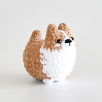 No sew corgi amigurumi pattern by Bigbebez