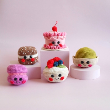 Just Desserts Vol. 1 amigurumi pattern by Cara Engwerda