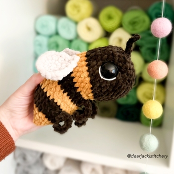 Zuzu the Bumblebee amigurumi pattern by DearJackiStitchery