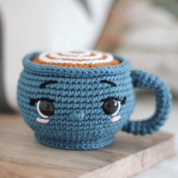 Cappuccino Cup amigurumi pattern by Crocheniacs