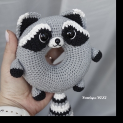 Donut Raccoon amigurumi pattern by VenelopaTOYS