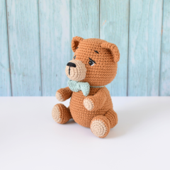 Hazel the Bear amigurumi pattern by Elisas Crochet