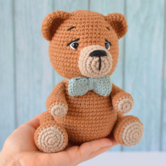 Hazel the Bear amigurumi by Elisas Crochet