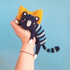 OLLIE THE CAT  amigurumi pattern by Natura Crochet