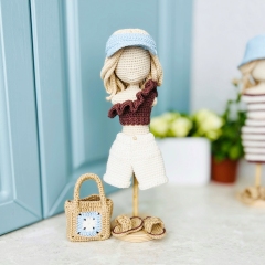 Summer break outfit amigurumi by Fluffy Tummy