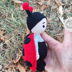 Crochet ladybug pattern amigurumi pattern by yarnacadabra