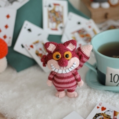 Cheshire Cat amigurumi pattern by Crocheniacs