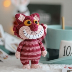 Cheshire Cat amigurumi by Crocheniacs